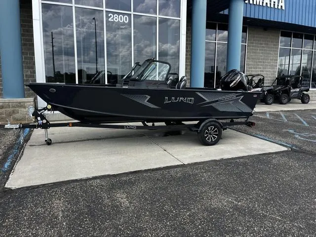 Slide: The Image of Lund 1775 Adventure Sport 2026 - 3