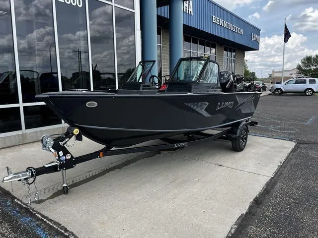 Slide: The Image of Lund 1775 Adventure Sport 2026 - 6