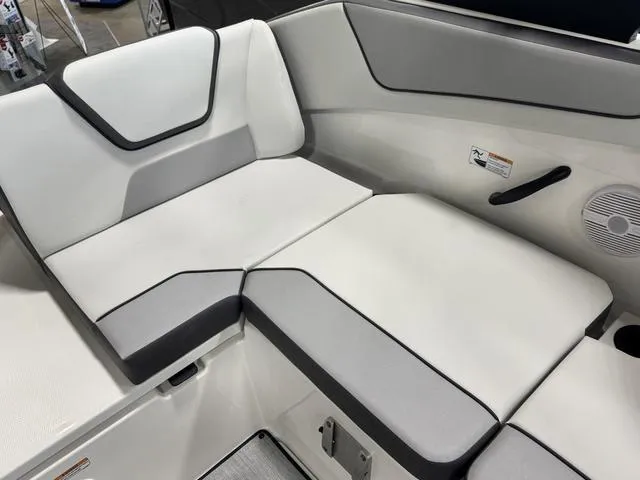 Slide: The Image of Yamaha AR220 2025 - 11