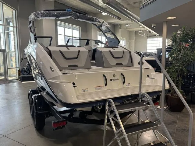 Slide: The Image of Yamaha AR220 2025 - 4