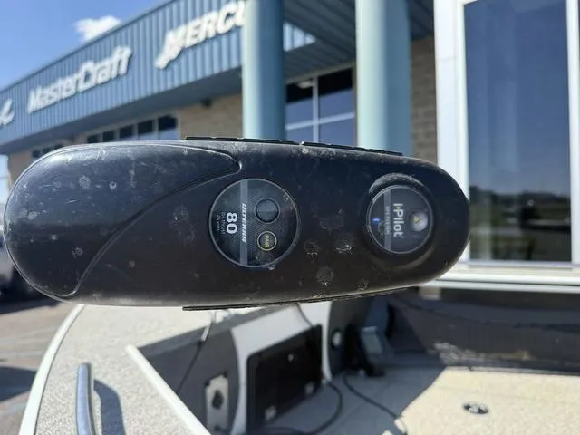 Slide: The Image of Alumacraft Trophy 185 2013 - 8