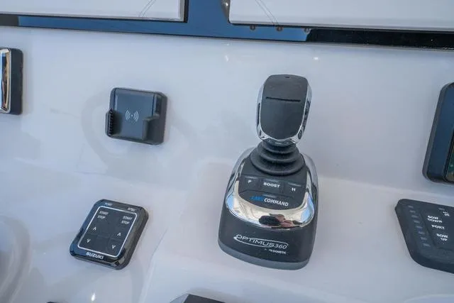 Slide: The Image of Sea Pro 262 Center Console 2025 - 16