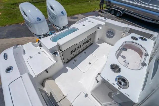 Slide: The Image of Sea Pro 262 Center Console 2025 - 8