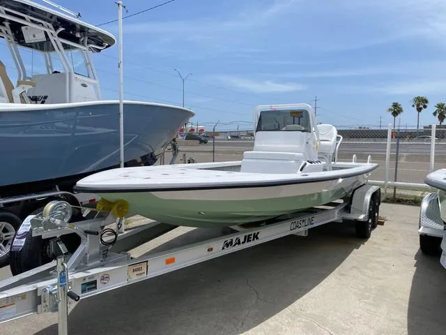 The Image of Majek 22 XTREME 2025 - 1