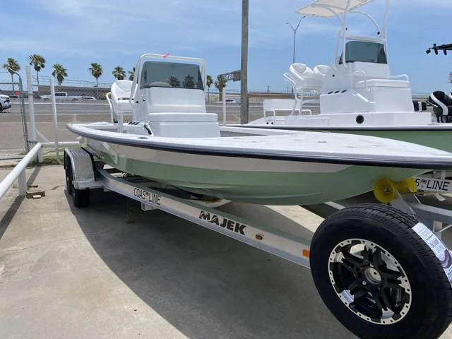 Slide: The Image of Majek 22 XTREME 2025 - 2