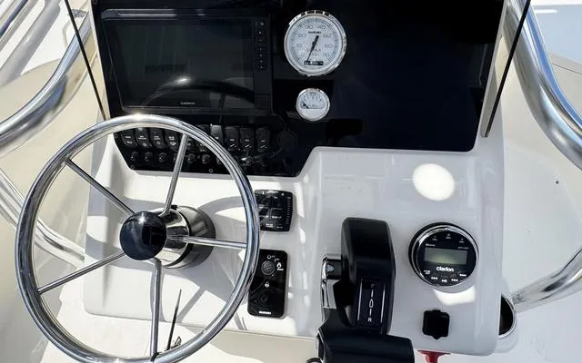 Slide: The Image of Bulls Bay 2200 CC 2025 - 18