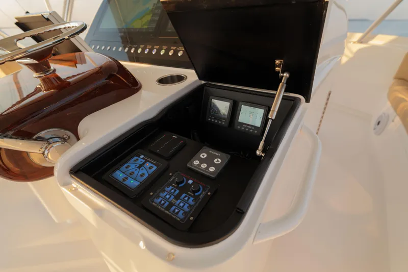 Slide: The Image of Viking 54 Salty Dog - Flybridge Helm Station - 31