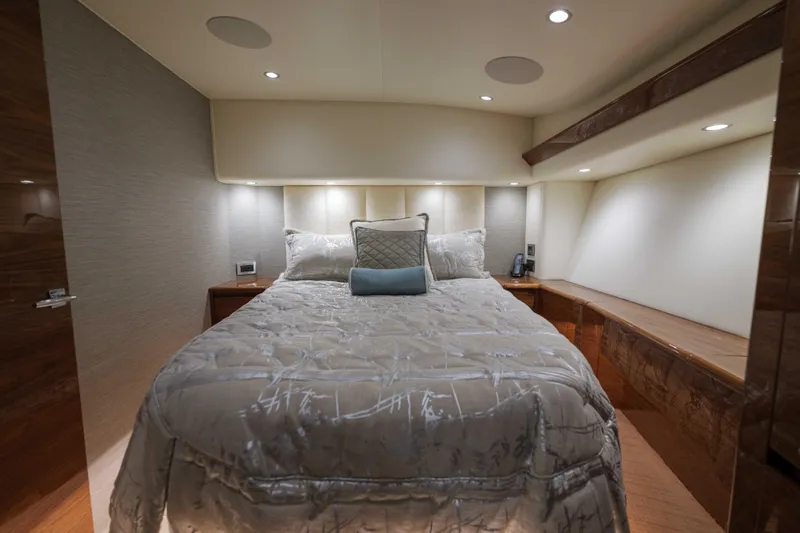 Slide: The Image of Viking 54 Salty Dog - Master Stateroom - 41