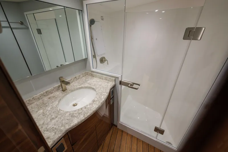 Slide: The Image of Viking 54 Salty Dog - Master Head - 43