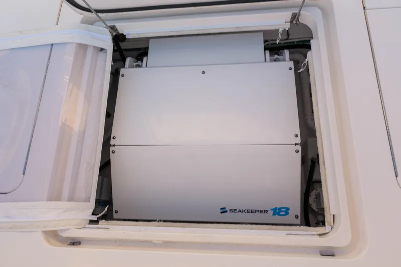 Slide: The Image of Viking 54 Salty Dog - Seakeeper - 58