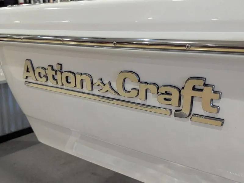 Slide: The Image of Action Craft 17 FLYFISHER 2026 - 11