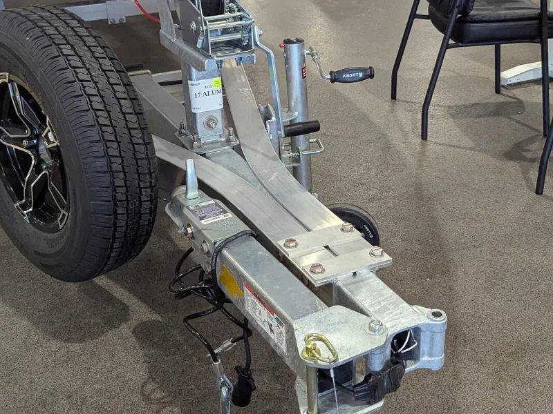 Slide: The Image of Action Craft 17 FLYFISHER 2026 - 13