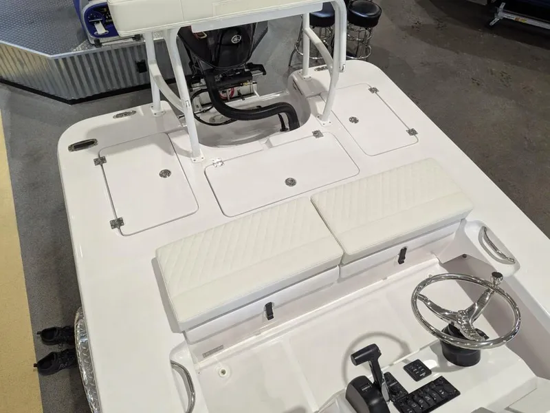 Slide: The Image of Action Craft 17 FLYFISHER 2026 - 22