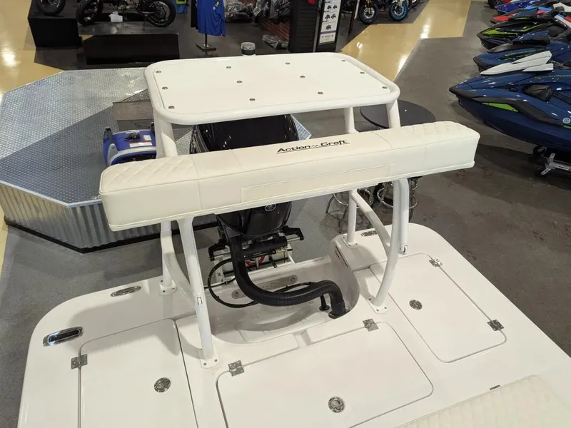 Slide: The Image of Action Craft 17 FLYFISHER 2026 - 23