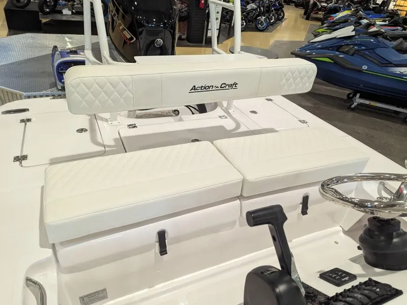 Slide: The Image of Action Craft 17 FLYFISHER 2026 - 24