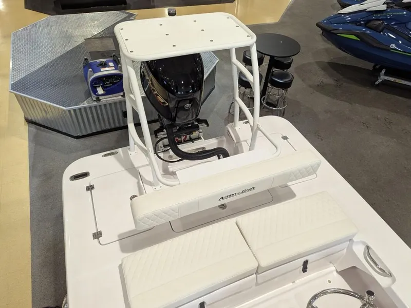 Slide: The Image of Action Craft 17 FLYFISHER 2026 - 25