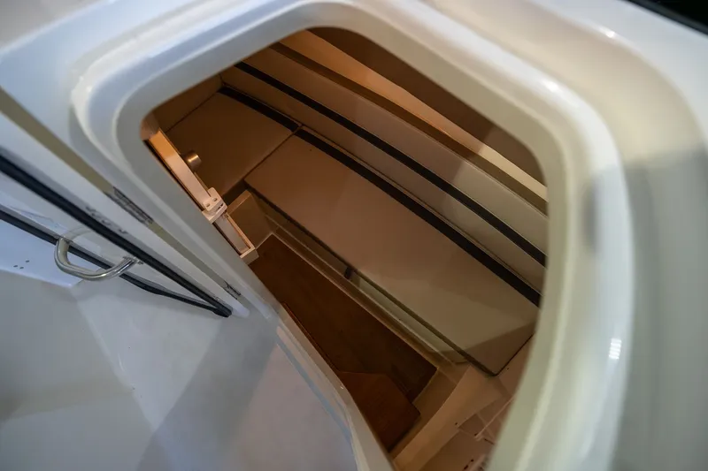 Slide: The Image of Boston Whaler 330 Vantage 2026 - 30