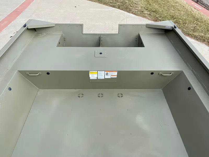 Slide: The Image of 2025 Tracker GRIZZLY 2072 Utility boat on trailer, side view. - 4