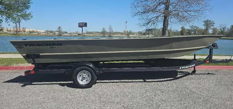 Slide: The Image of 2025 Tracker GRIZZLY 2072 Utility boat, top view, olive green, spacious interior. - 7