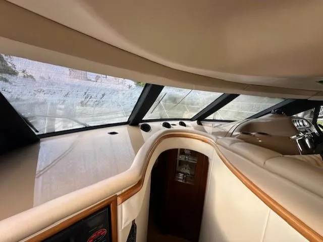 Slide: The Image of Interior of 2000 Carver 450 Voyager Pilothouse, featuring elegant design. - 30