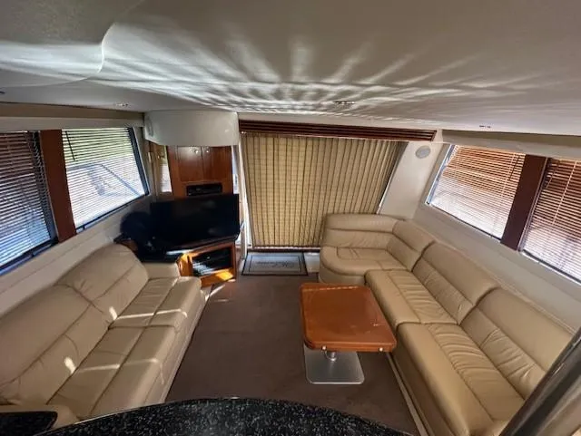 Slide: The Image of Interior of 2000 Carver 450 Voyager Pilothouse yacht. - 31