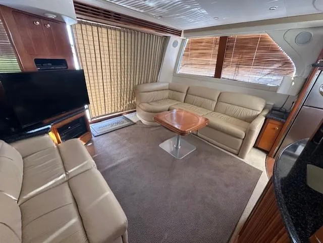 Slide: The Image of Interior of 2000 Carver 450 Voyager Pilothouse yacht. - 33