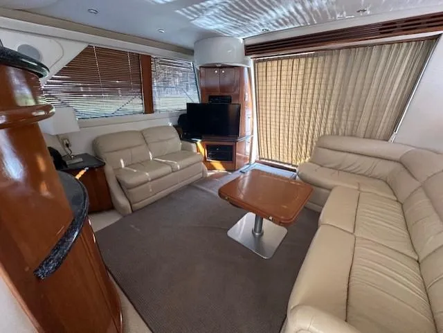 Slide: The Image of Interior of 2000 Carver 450 Voyager Pilothouse yacht. - 34