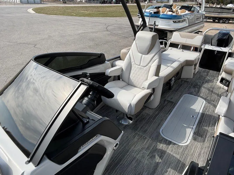 Slide: The Image of 2025 Avalon Catalina Platinum Quad Lounge Shift Windshield 2585 8 - 8