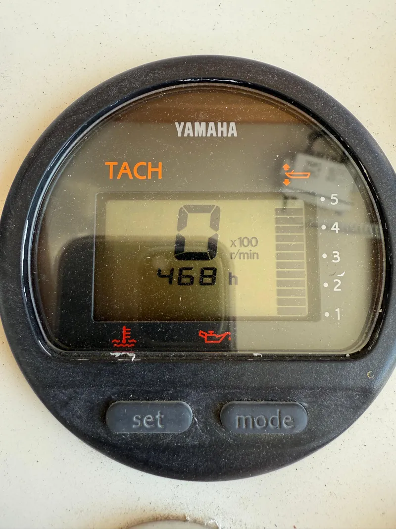 Slide: The Image of Yamaha tachometer displaying 468 hours on a 2018 Rosborough 246 Yarmouth boat. - 19