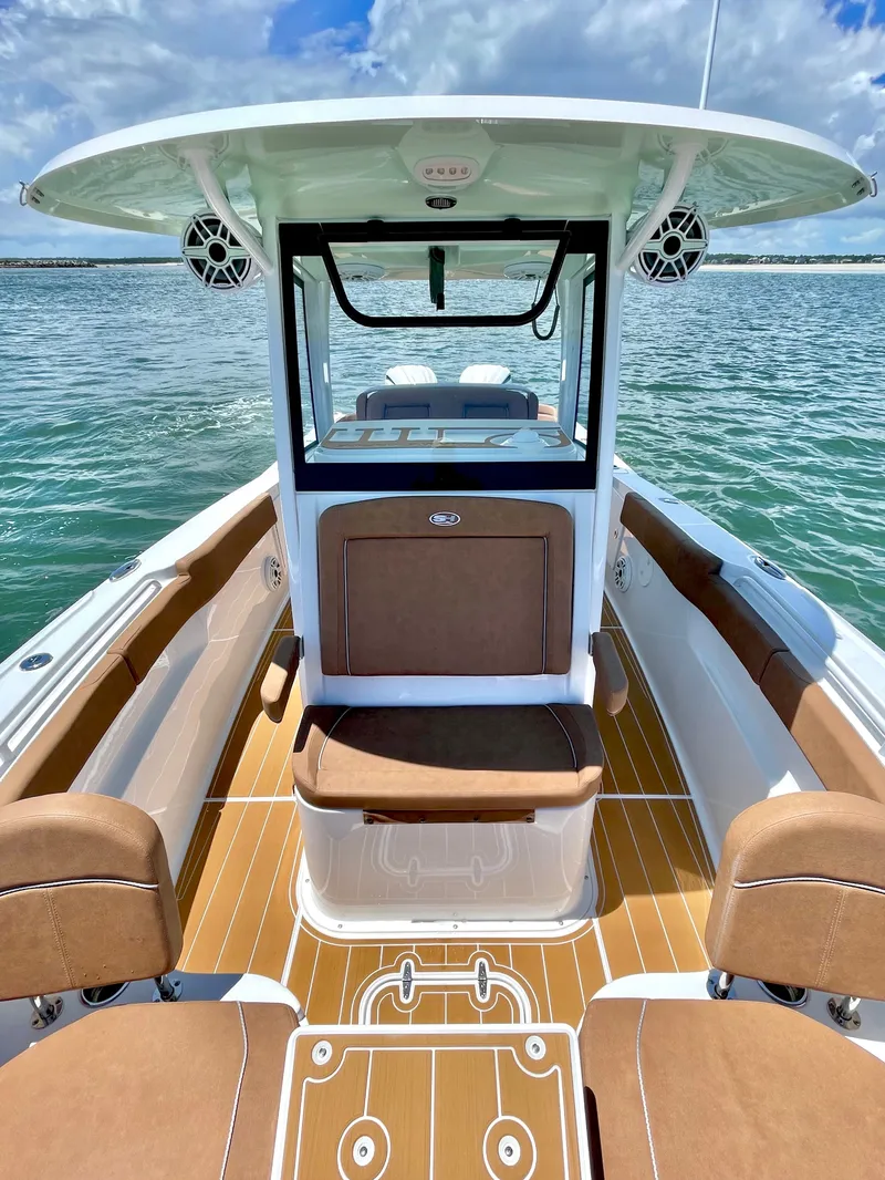 Slide: The Image of Sea Hunt Ultra 305 SE 2024 - 25