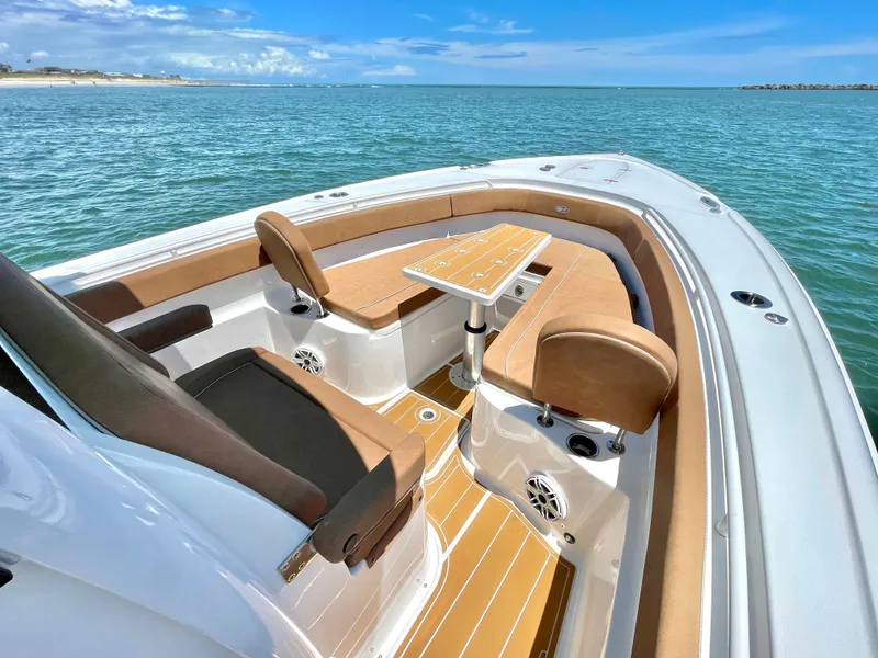 Slide: The Image of Sea Hunt Ultra 305 SE 2024 - 27