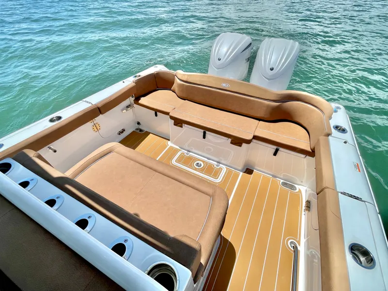 Slide: The Image of Sea Hunt Ultra 305 SE 2024 - 29