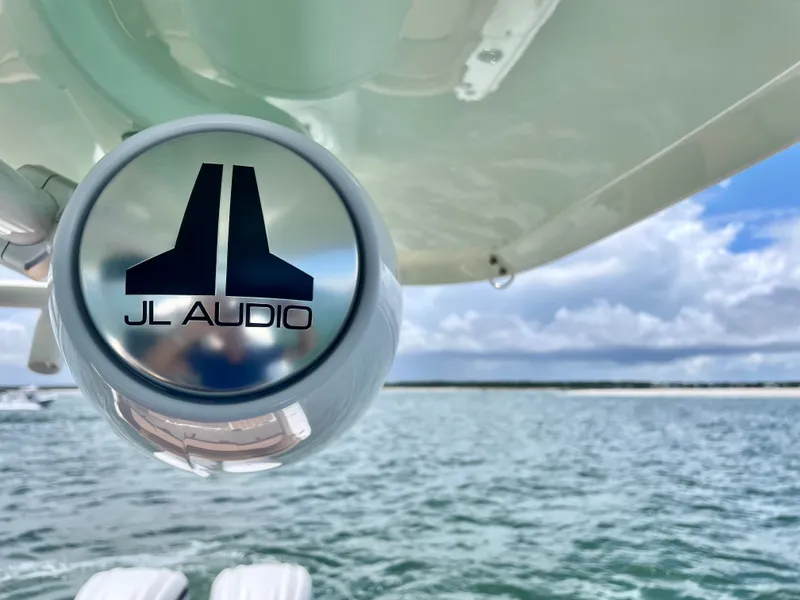 Slide: The Image of Sea Hunt Ultra 305 SE 2024 - 34