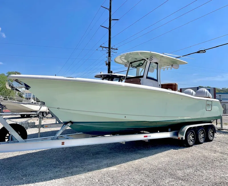 Slide: The Image of Sea Hunt Ultra 305 SE 2024 - 5