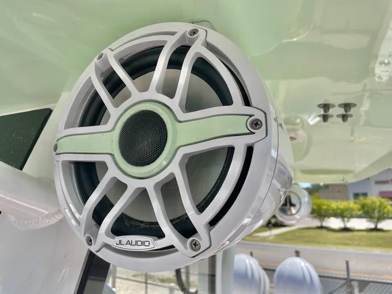 Slide: The Image of Sea Hunt Ultra 305 SE 2024 - 53