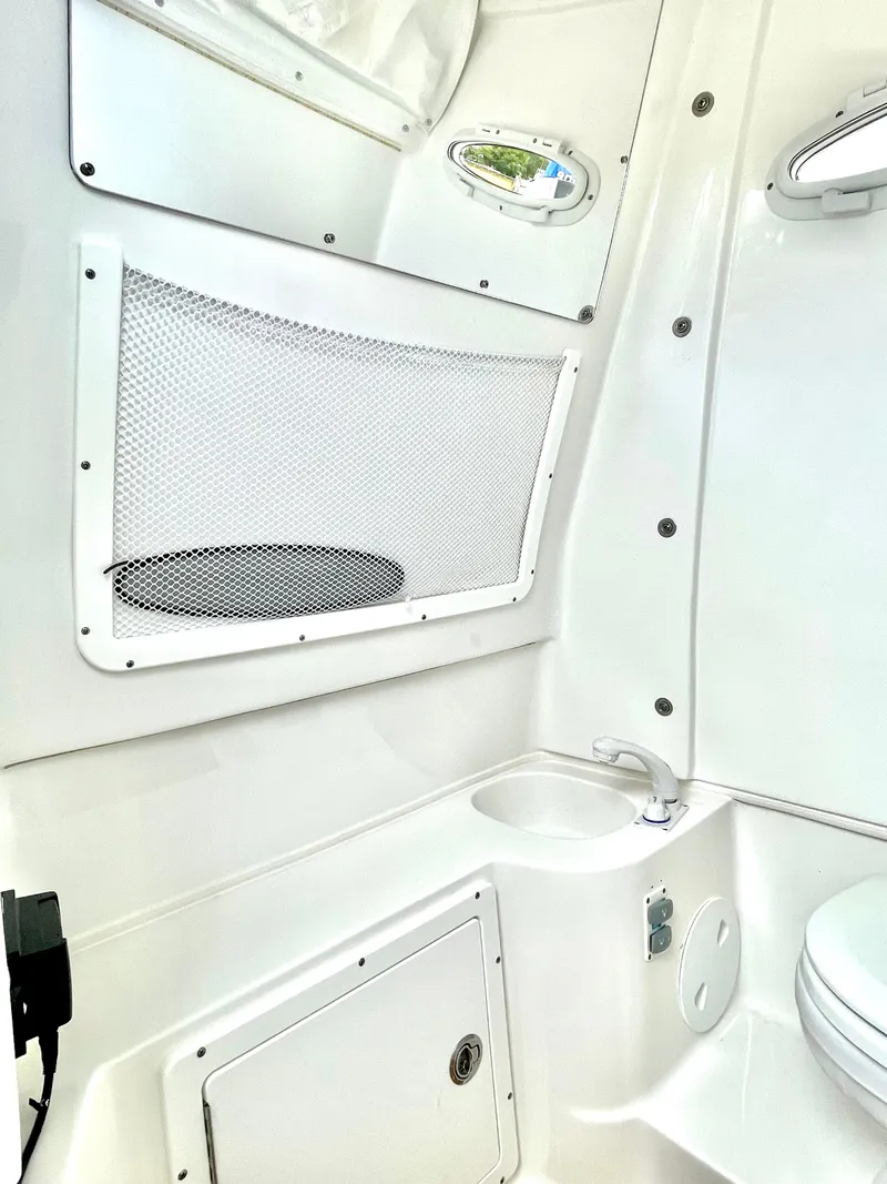 Slide: The Image of Sea Hunt Ultra 305 SE 2024 - 67