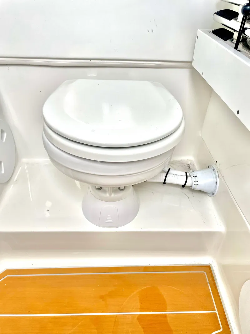 Slide: The Image of Sea Hunt Ultra 305 SE 2024 - 73