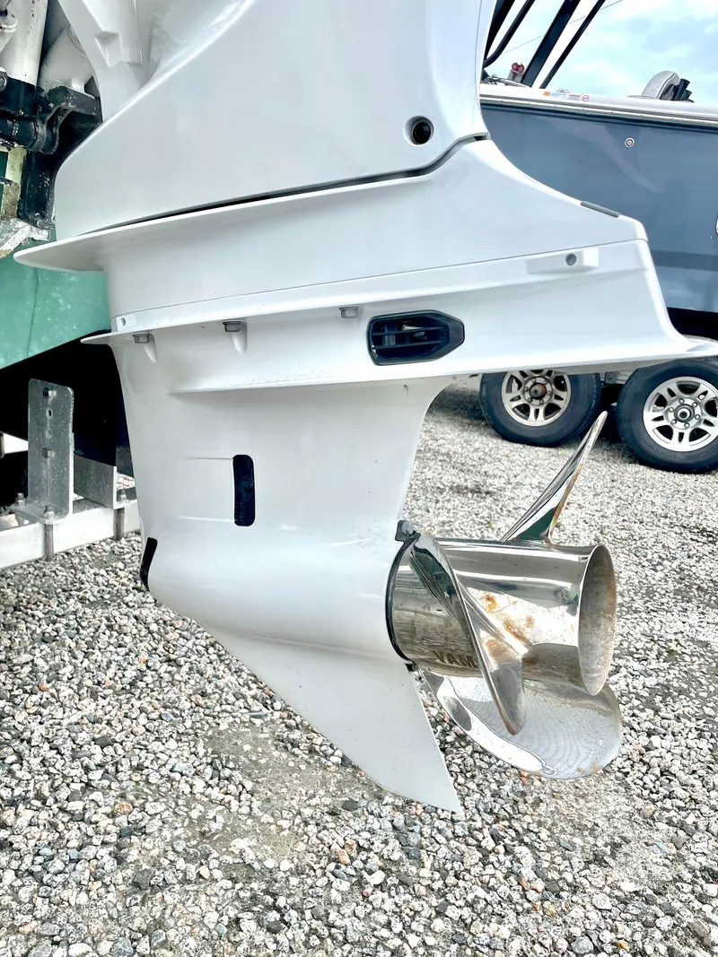 Slide: The Image of Sea Hunt Ultra 305 SE 2024 - 80