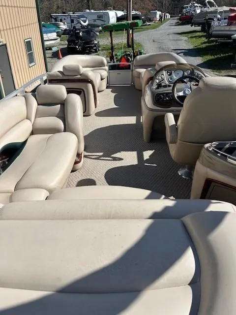 Slide: The Image of 2010 Sun Tracker PARTY BARGE 22 Regency Edition with spacious seating and modern dashboard. - 27