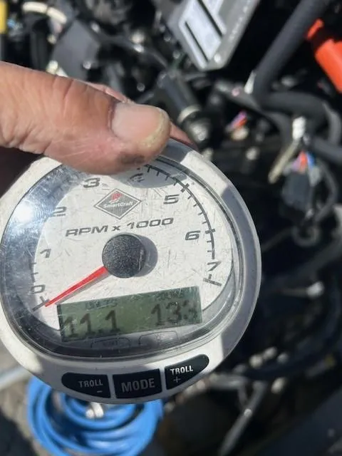 Slide: The Image of Close-up of a tachometer showing RPM on a 2010 Sun Tracker PARTY BARGE 22 Regency Edition. - 32