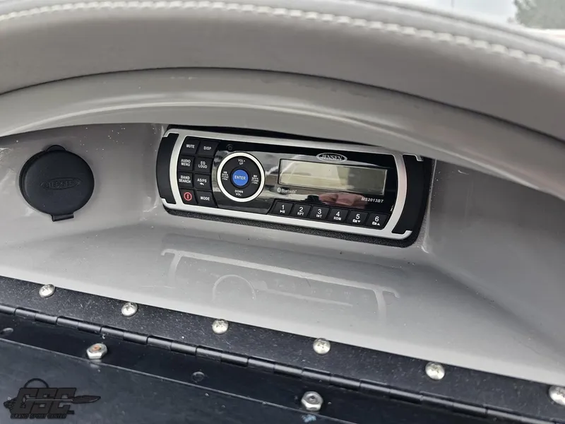 Slide: The Image of Stingray 225 LR 2013 - 57