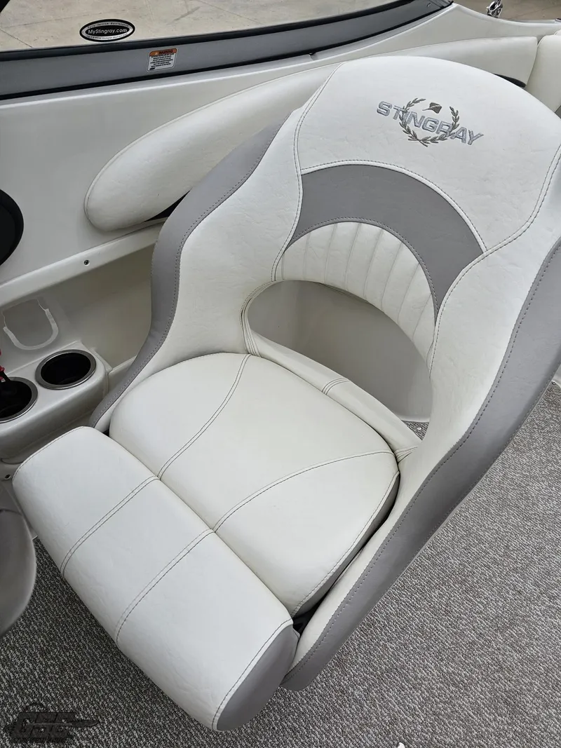 Slide: The Image of Stingray 225 LR 2013 - 60