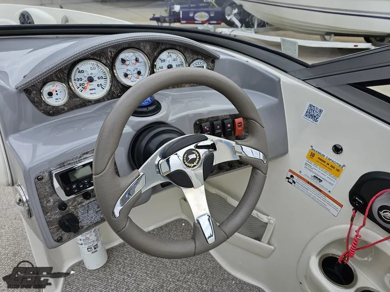 Slide: The Image of Stingray 225 LR 2013 - 62