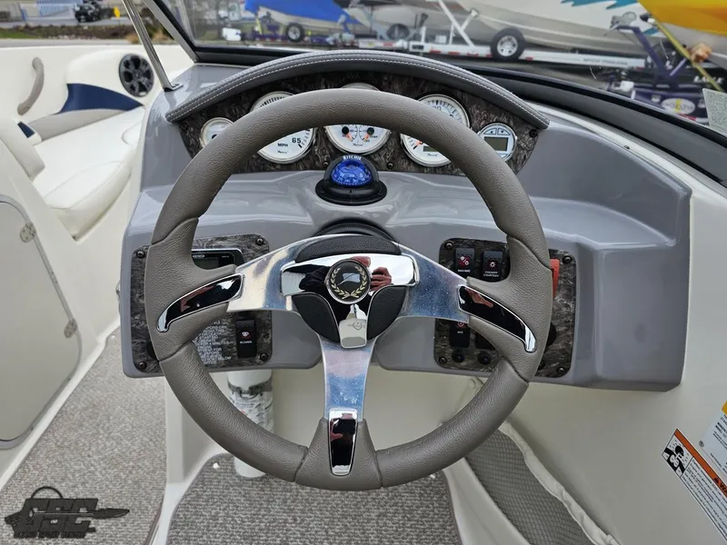 Slide: The Image of Stingray 225 LR 2013 - 63