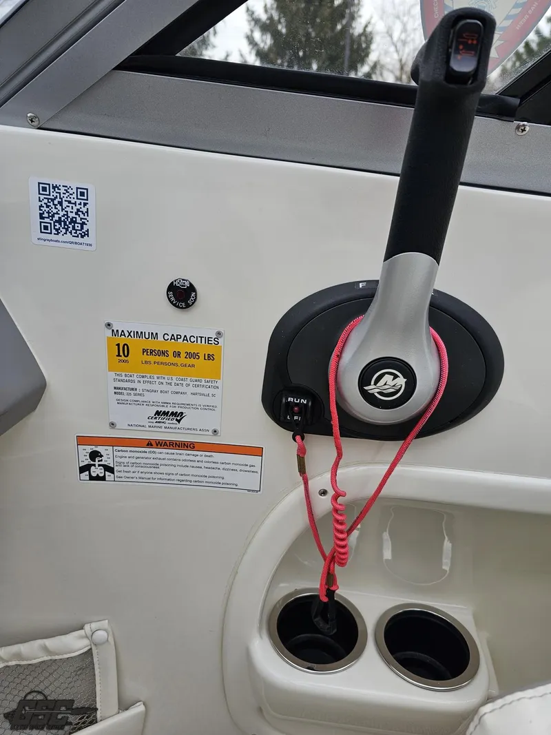 Slide: The Image of Stingray 225 LR 2013 - 64