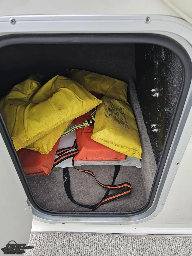 Slide: The Image of Stingray 225 LR 2013 - 71