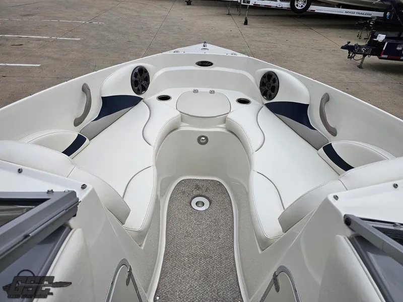 Slide: The Image of Stingray 225 LR 2013 - 72