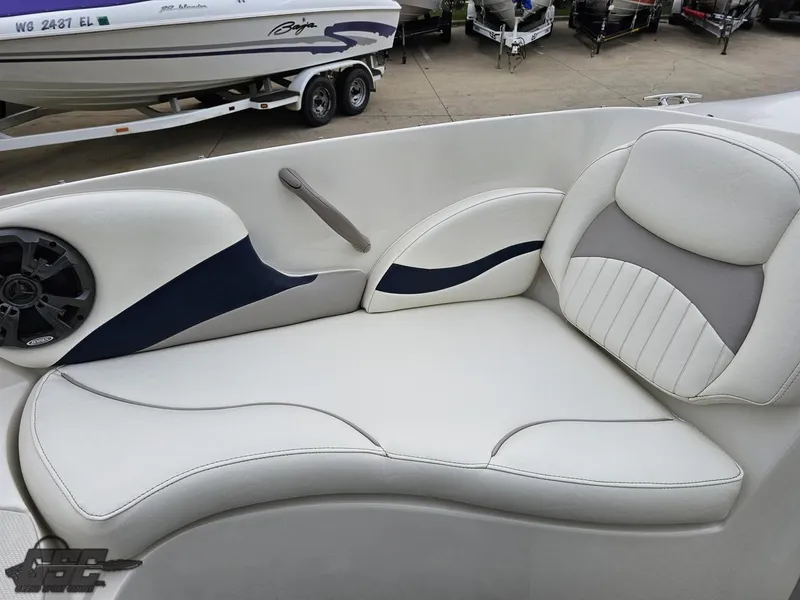 Slide: The Image of Stingray 225 LR 2013 - 75