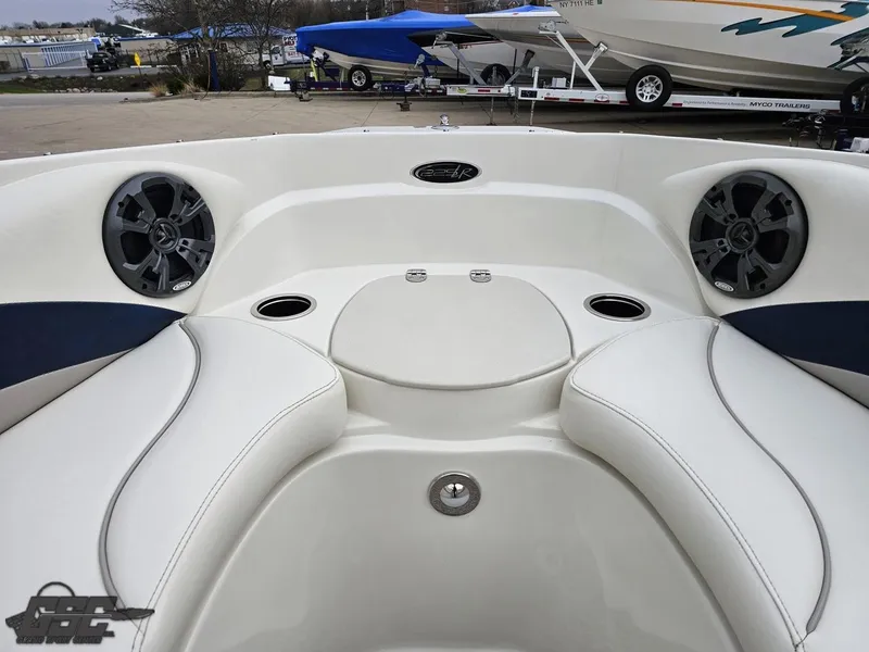 Slide: The Image of Stingray 225 LR 2013 - 77