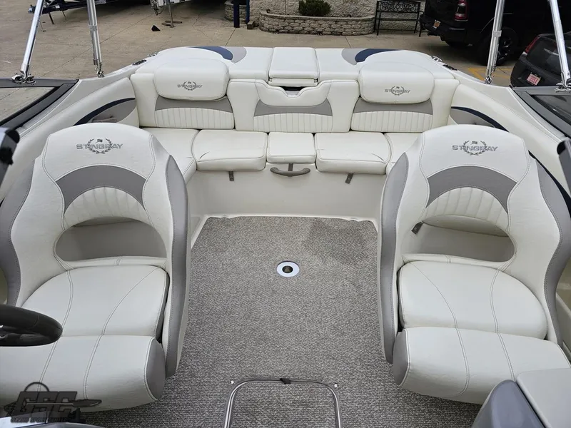 Slide: The Image of Stingray 225 LR 2013 - 84